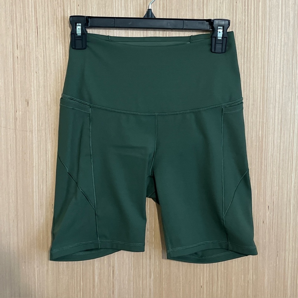 WOMENS M CALIA by CARRIE UNDERWOOD ESSENTIAL SHORTS BIKE GYM YOGA GREEN